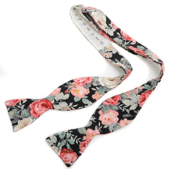Unbranded Floral Bowtie - Picture 1 of 5